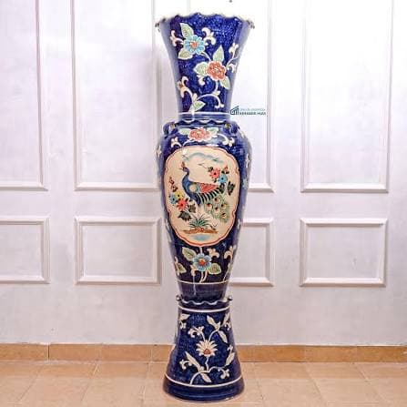 Guci Keramik Kasongan Ukir Motif Wayang
